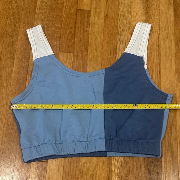 Shein | Women’s Blue and White Colorblock Crop Top and Shorts Set - Picture 3 of 11